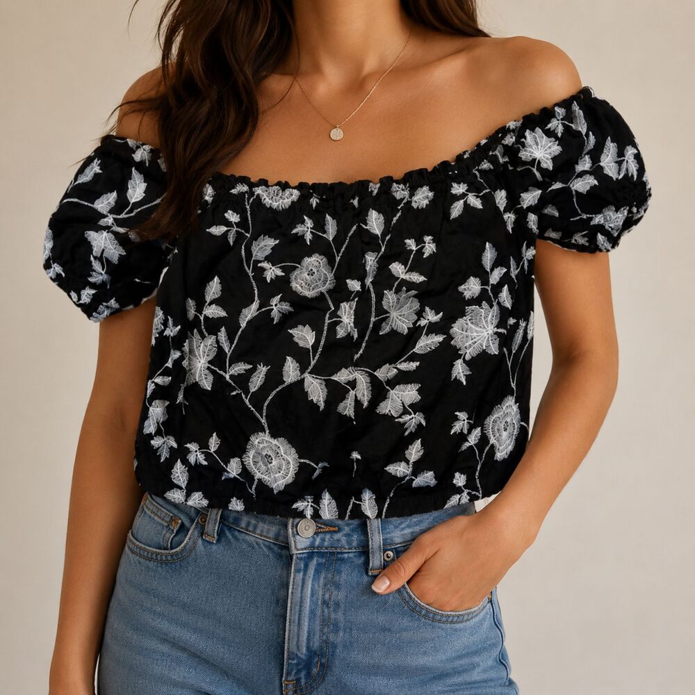 Who What Wear Blouse Top Womens Large Black White Floral Embroidered